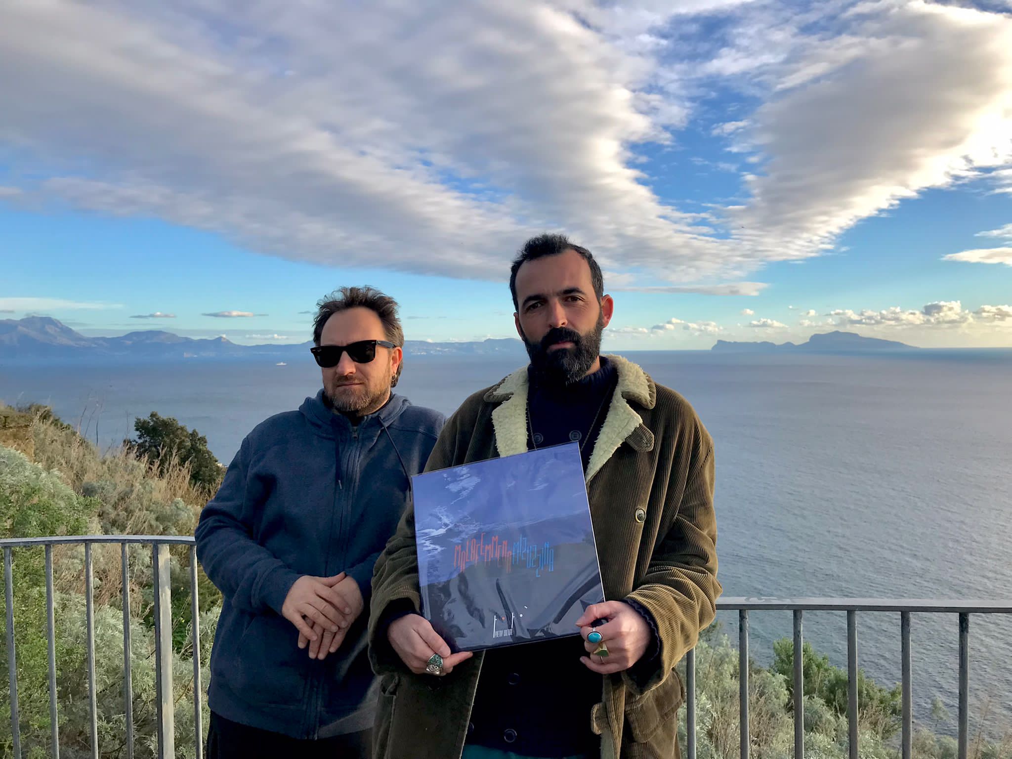 Lello Tramma e Gianni Valentino con il vinile Totò Poetry Culture